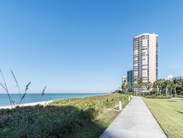 Beachfront Condominium - Unmatched Gulf Views