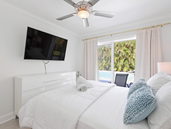 Naples Vacation Pool Home - NEW ARRIVAL!
