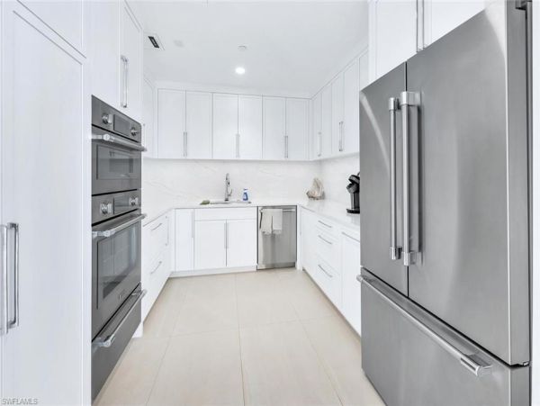 Naples Beachfront Condo Rental - Park Shore Luxury Living