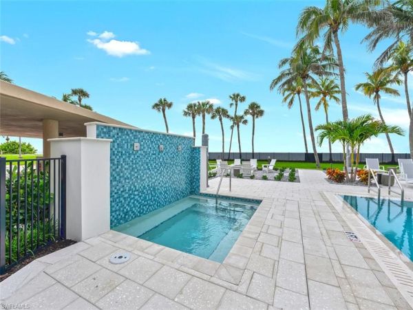 Naples Beachfront Condo Rental - Park Shore Luxury Living
