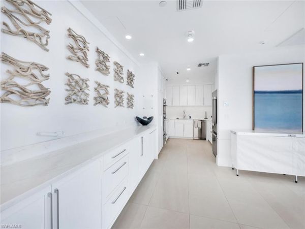 Naples Beachfront Condo Rental - Park Shore Luxury Living