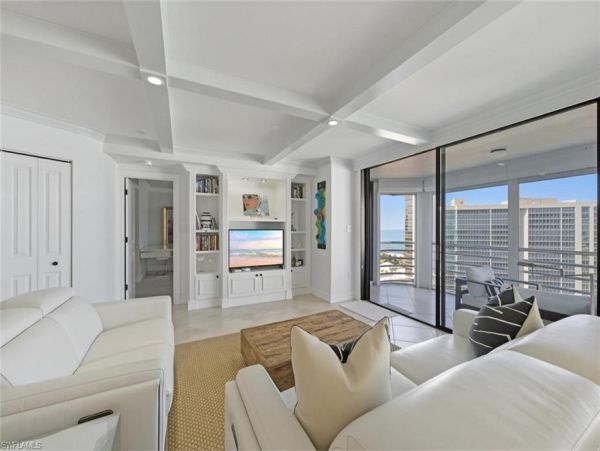 Posh Naples luxury Condo Beach Pool Call Today!