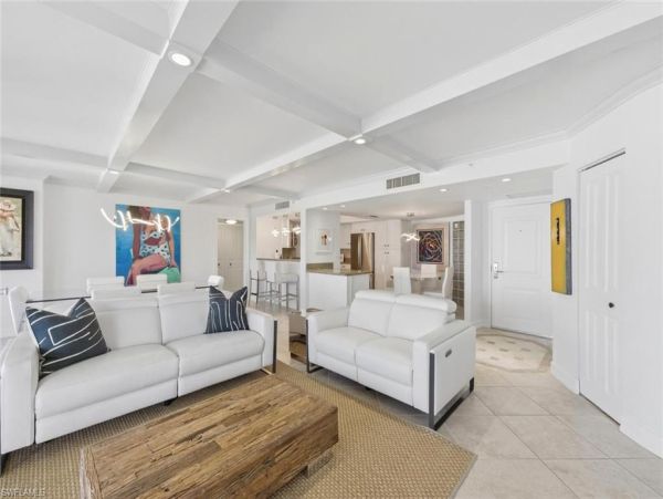Posh Naples luxury Condo Beach Pool Call Today!