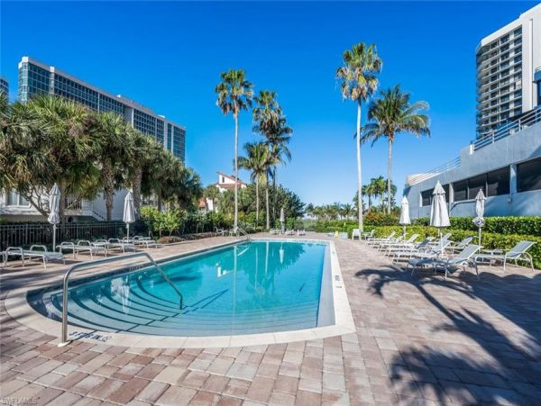 Posh Naples luxury Condo Beach Pool Call Today!