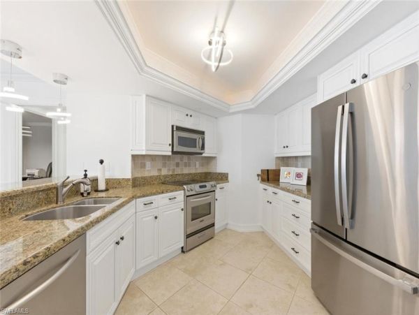 Posh Naples luxury Condo Beach Pool Call Today!