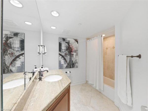 Posh Naples luxury Condo Beach Pool Call Today!