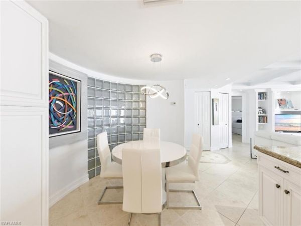 Posh Naples luxury Condo Beach Pool Call Today!