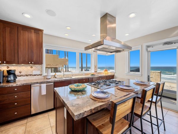 Mission Beach Luxury NEW ARRIVAL Great Rental Home