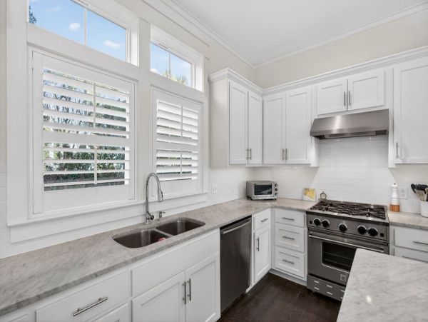 Luxury Seagrove Beach Retreat - 4-Bedroom Coastal Getaway