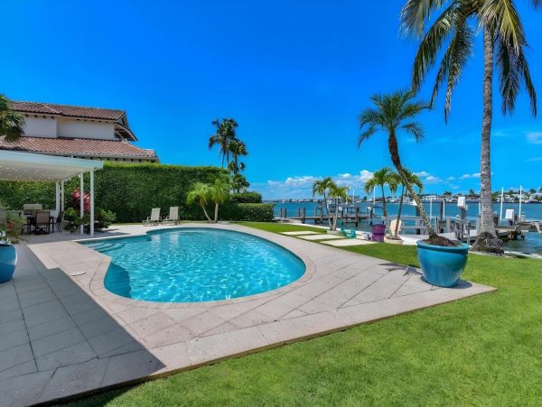 Naples Waterfront Vacation Rental - Luxury Naples Bay Cottage
