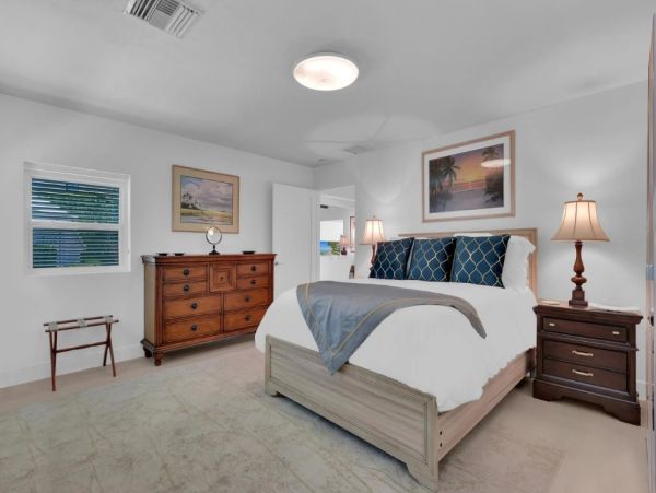 Naples Waterfront Vacation Rental - Luxury Naples Bay Cottage