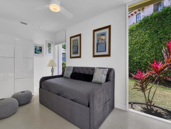 Naples Waterfront Vacation Rental - Luxury Naples Bay Cottage
