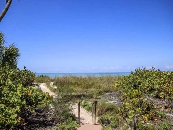 Sanibel Island Beachfront Vacation Rental - Luxury Gulf Coast Cottage