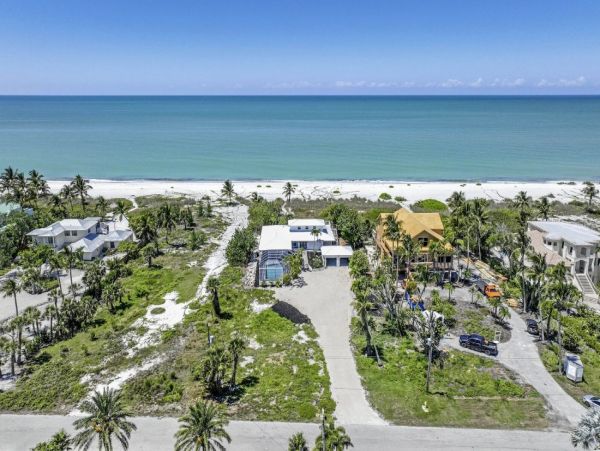 Sanibel Island Beachfront Vacation Rental - Luxury Gulf Coast Cottage