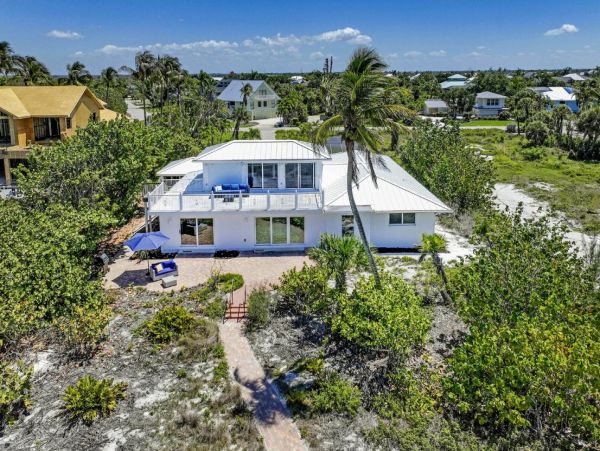 Sanibel Island Beachfront Vacation Rental - Luxury Gulf Coast Cottage