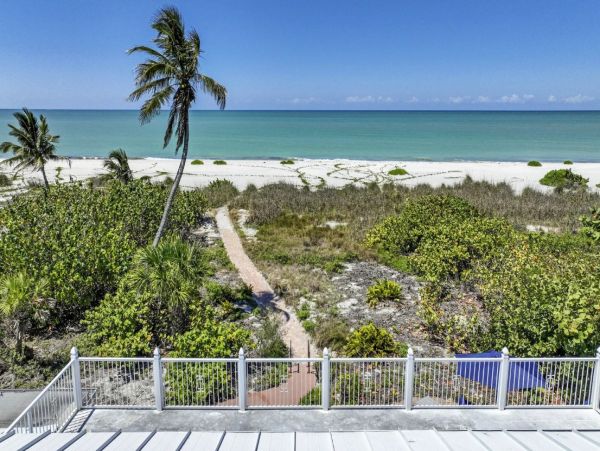 Sanibel Island Beachfront Vacation Rental - Luxury Gulf Coast Cottage