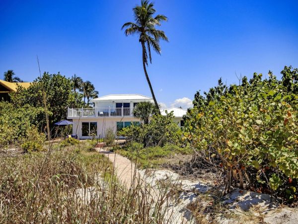 Sanibel Island Beachfront Vacation Rental - Luxury Gulf Coast Cottage