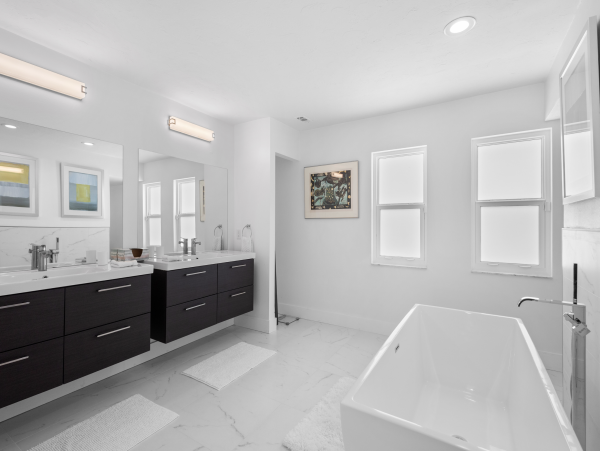 New Arrival Lido Key Four Bedroom Pool Home