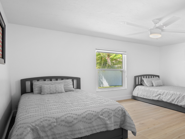 New Arrival Lido Key Four Bedroom Pool Home