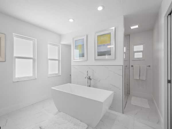 New Arrival Lido Key Four Bedroom Pool Home