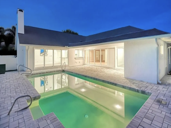 New Arrival Lido Key Four Bedroom Pool Home