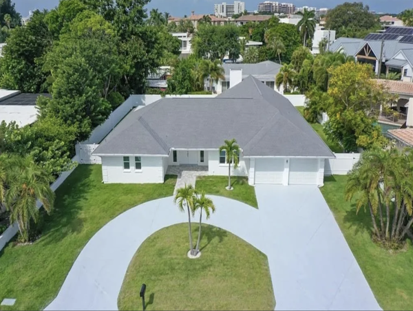 New Arrival Lido Key Four Bedroom Pool Home