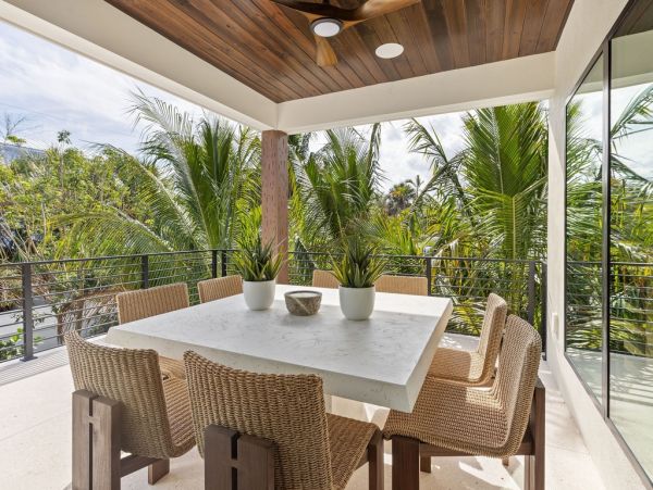 Luxury Beach-Block Home in Anna Maria Island - Unforgettable Getaway