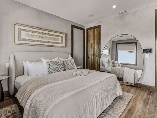 Luxury Beach-Block Home in Anna Maria Island - Unforgettable Getaway