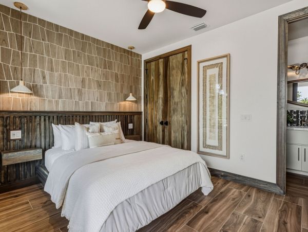 Luxury Beach-Block Home in Anna Maria Island - Unforgettable Getaway