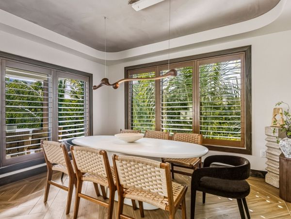 Luxury Beach-Block Home in Anna Maria Island - Unforgettable Getaway