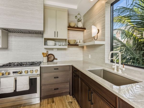 Luxury Beach-Block Home in Anna Maria Island - Unforgettable Getaway