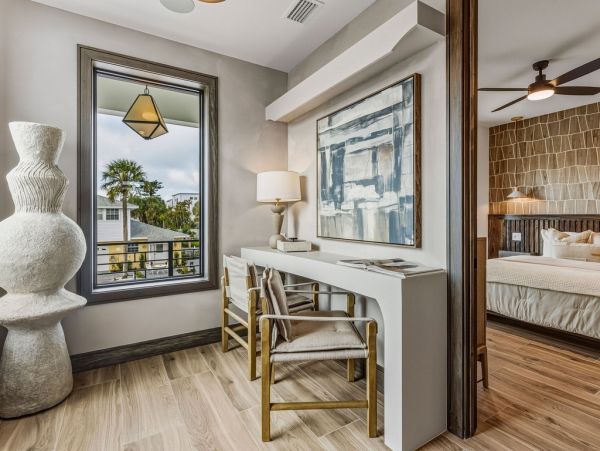 Luxury Beach-Block Home in Anna Maria Island - Unforgettable Getaway