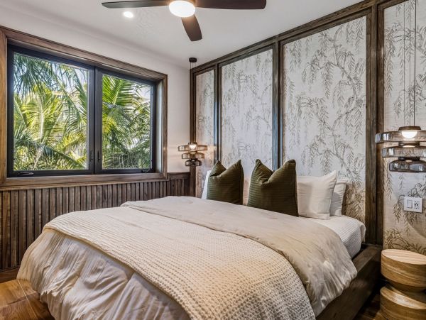 Luxury Beach-Block Home in Anna Maria Island - Unforgettable Getaway