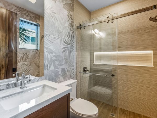 Luxury Beach-Block Home in Anna Maria Island - Unforgettable Getaway
