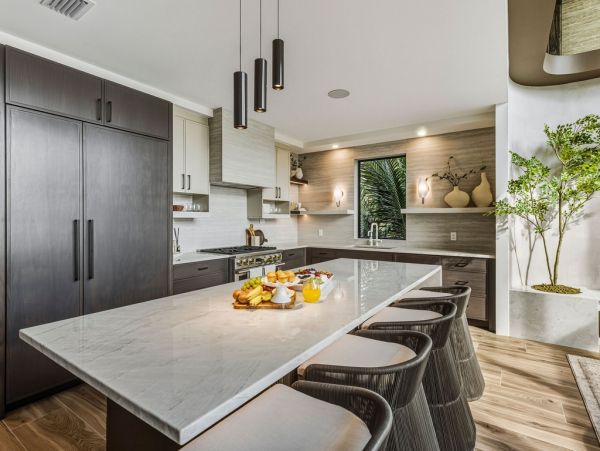 Luxury Beach-Block Home in Anna Maria Island - Unforgettable Getaway