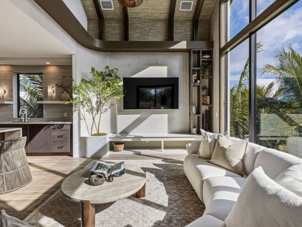 Luxury Beach-Block Home in Anna Maria Island - Unforgettable Getaway