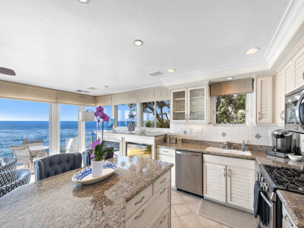 Luxurious Oceanfront Villa in Laguna Beach - Tranquil Getaway - additional view, photo 5