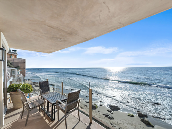 Luxurious Beachfront Villa in Laguna Beach
