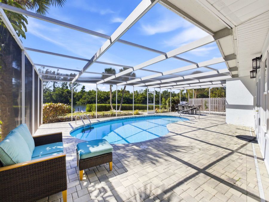 Siesta Key Vacation Rental - Family & Dog Friendly Home Near the Beach