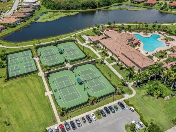 Experience Luxury Living in Venice, Fl - Your Dream Getaway Awaits