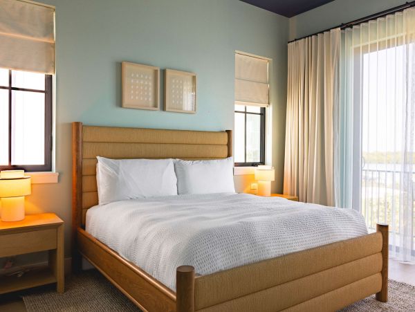 Luxury Waterfront Vacation Rentals in Key West - Eight Bedroom Vacation Home