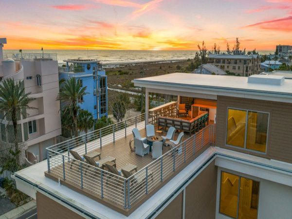 Siesta Key Luxury Vacation Rentals - Spacious Beachfront Homes