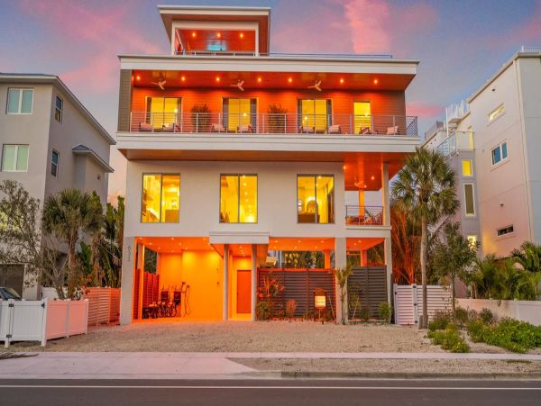 Siesta Key Luxury Vacation Rentals - Spacious Beachfront Homes