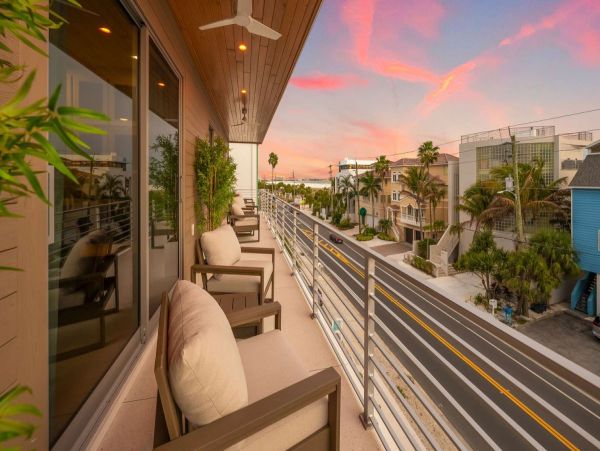 Siesta Key Luxury Vacation Rentals - Spacious Beachfront Homes