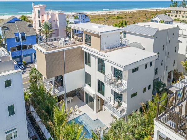 Siesta Key Luxury Vacation Rentals - Spacious Beachfront Homes