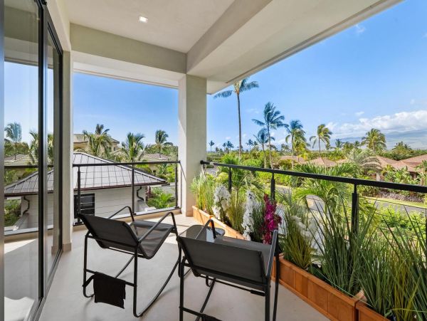 Luxury Big Island Vacation Rental -New Arrival Four Bedrooms & Den & Golf Cart Included