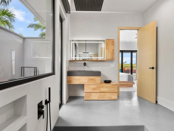 Luxury Big Island Vacation Rental -New Arrival Four Bedrooms & Den & Golf Cart Included