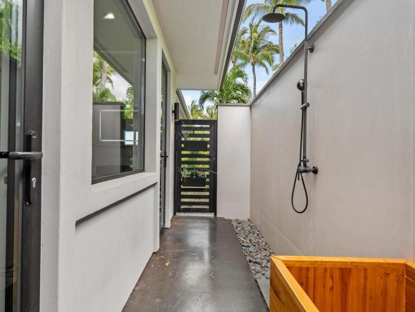 Luxury Big Island Vacation Rental -New Arrival Four Bedrooms & Den & Golf Cart Included