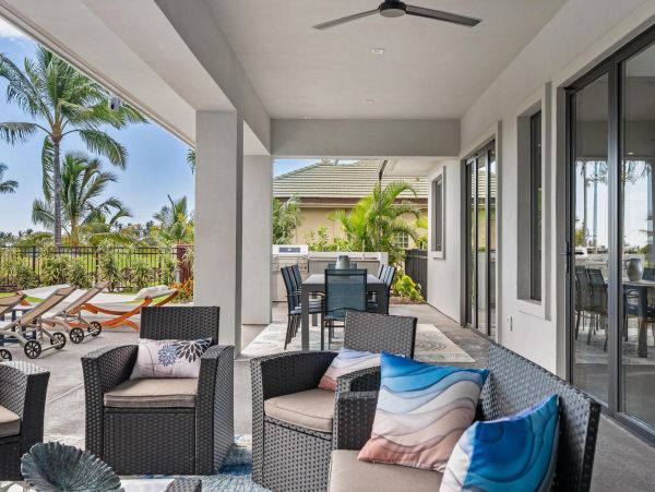 Luxury Big Island Vacation Rental -New Arrival Four Bedrooms & Den & Golf Cart Included