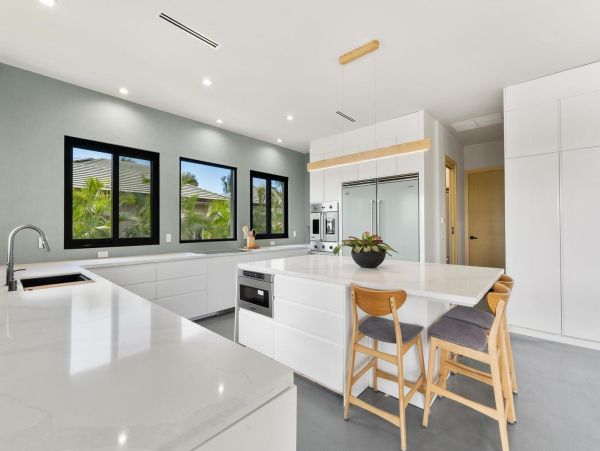 Luxury Big Island Vacation Rental -New Arrival Four Bedrooms & Den & Golf Cart Included